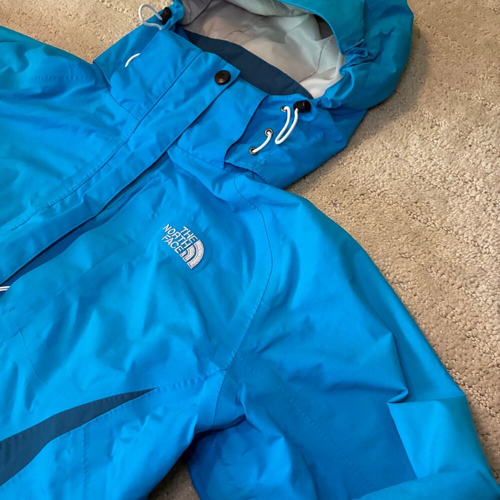 The North Face Women’s M HyVent Blue Waterproof Hooded Rain Jacket Coat Gorpcore - Picture 2 of 8